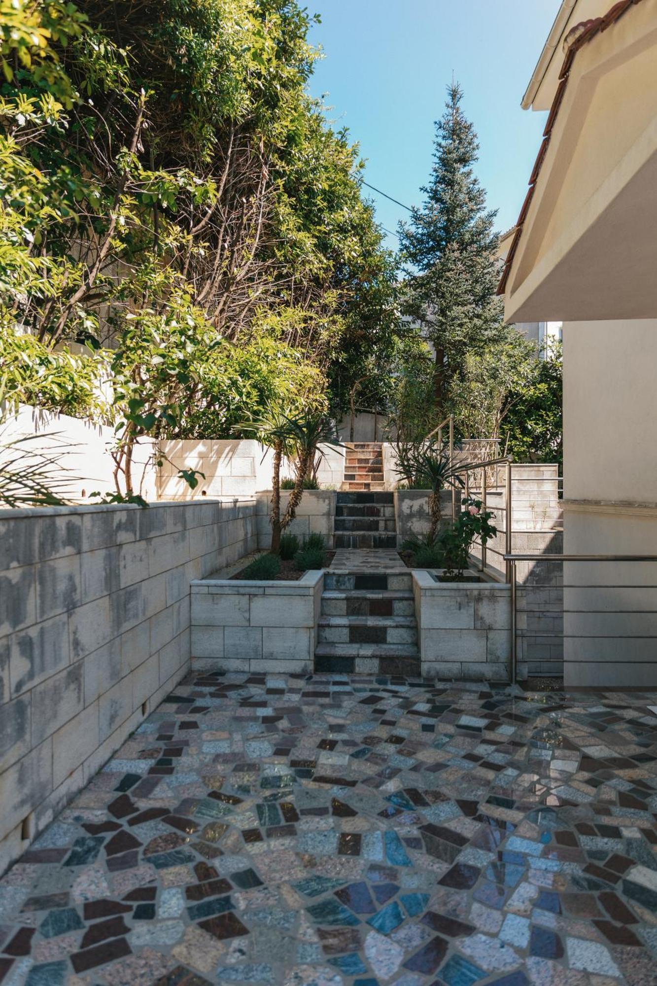 Villa Calista Icici Exterior photo