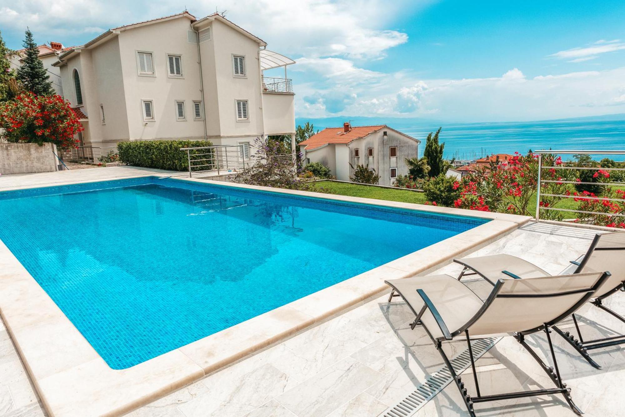 Villa Calista Icici Exterior photo
